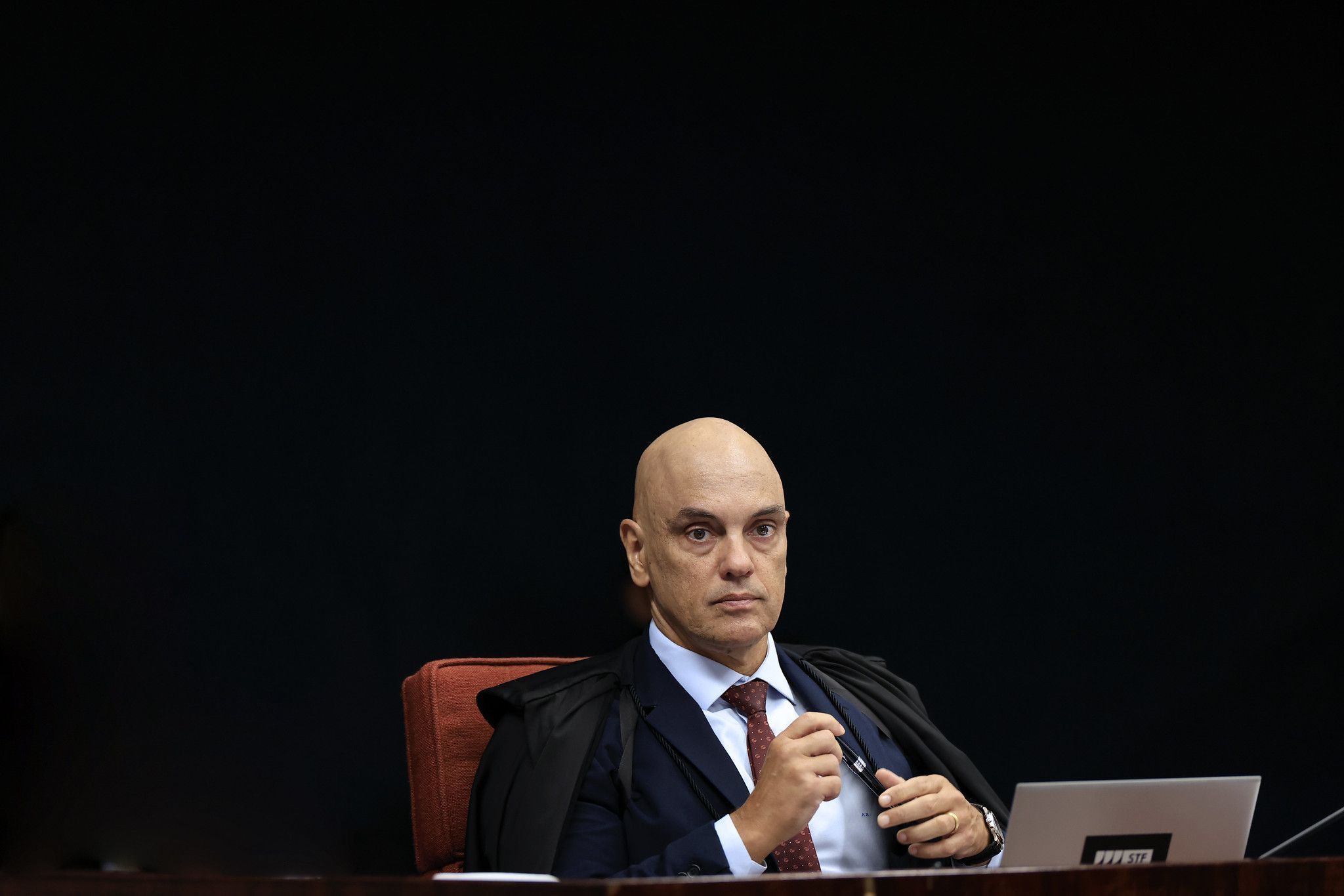 Moraes defende “interpretar” leis atuais para punir crimes em redes sociais