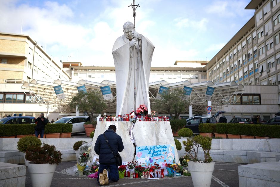 Papa Francisco completa um mês internado nesta sexta-feira (14)