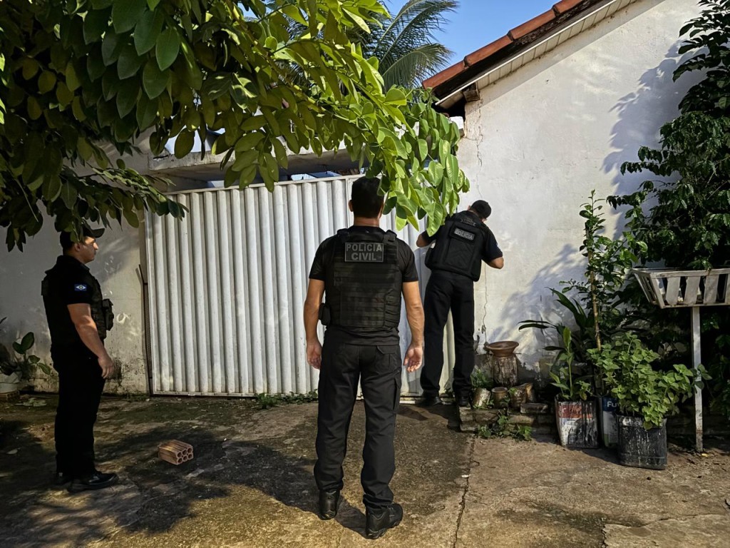 Polícia Civil cumpre buscas contra investigados por tráfico de drogas, receptação e porte de arma na fronteira