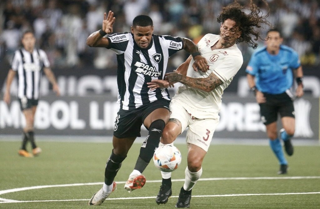Botafogo vence Universitario por 3 a 1 pela Libertadores